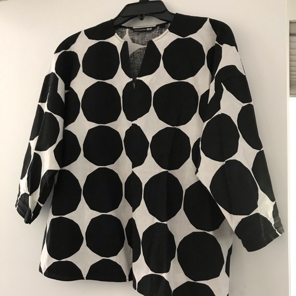Marimekko Tops - Marimekko Uniqlo black white top